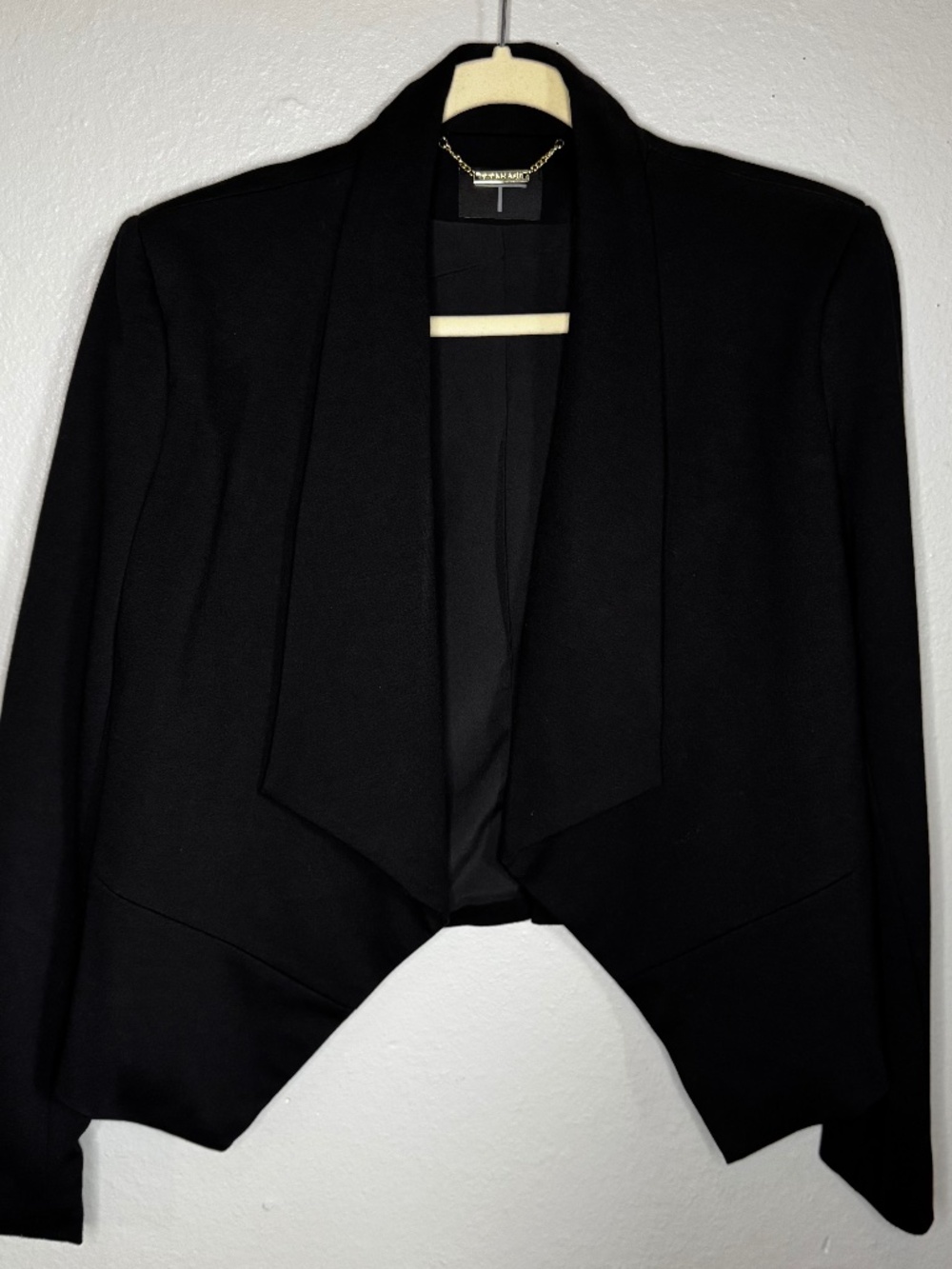NWOT T Tahari Black Cropped Blazer Size 8